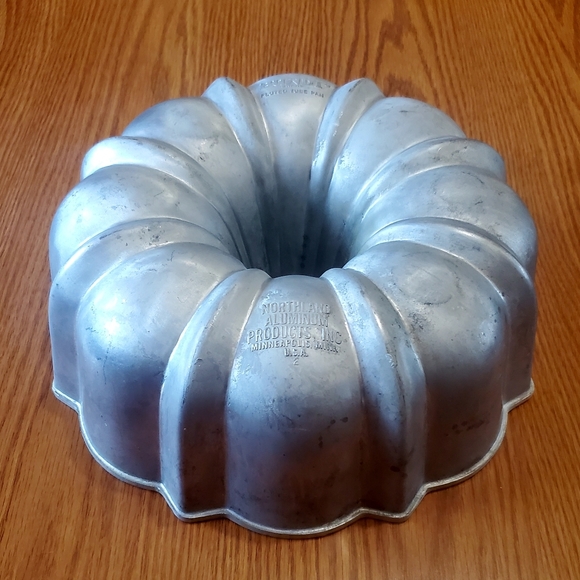 Vintage Northland Bundt Fluted Tube Pan Cake Pan 10" - Picture 8 of 12